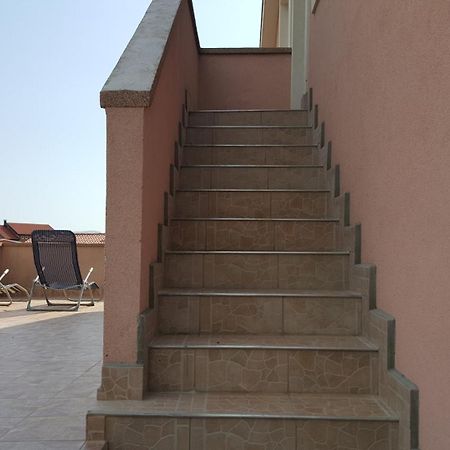 Apartmens Leona Apartamento Karlobag Quarto foto