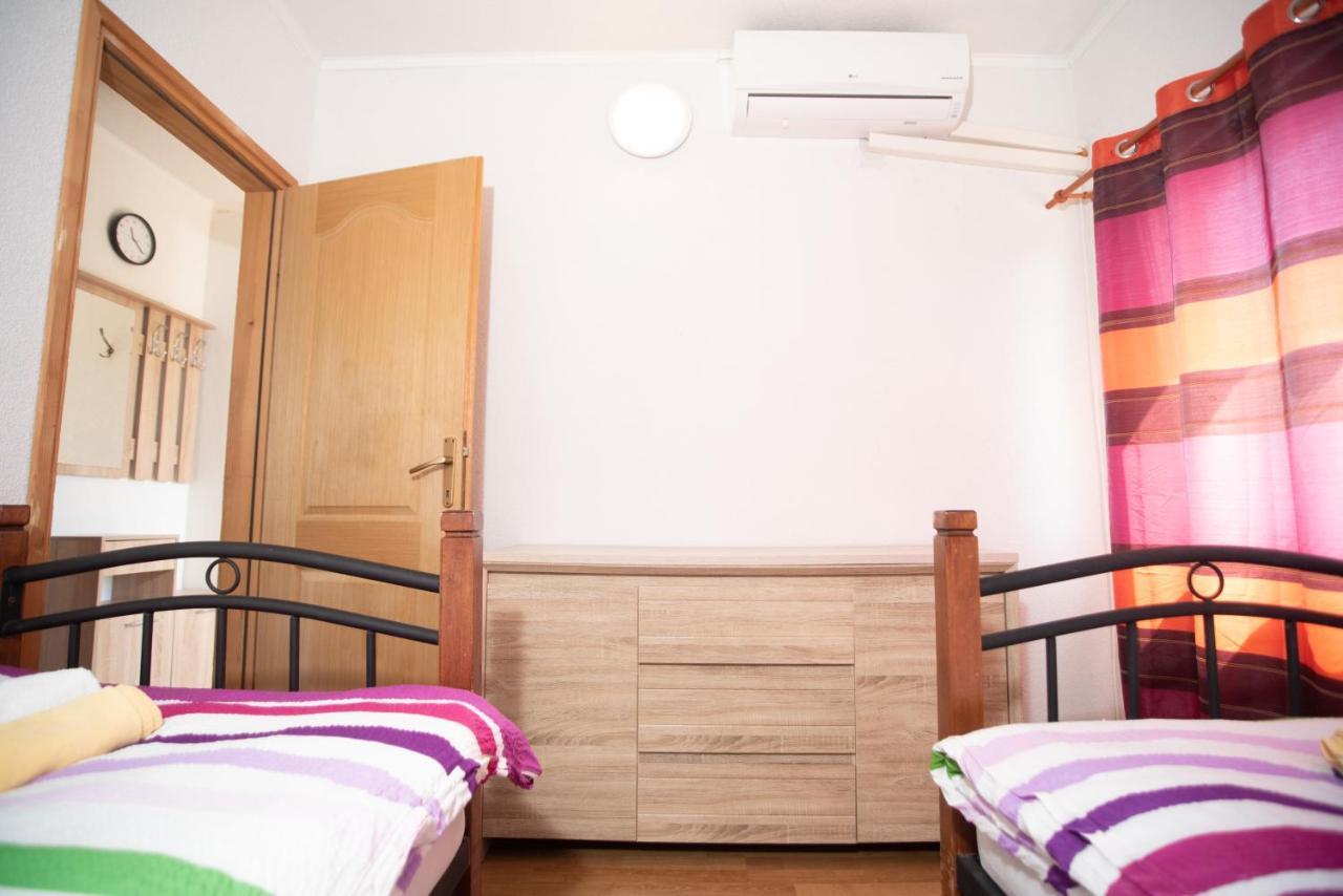 Apartmens Leona Apartamento Karlobag Exterior foto