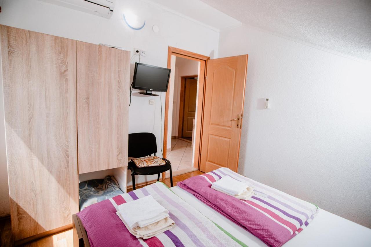 Apartmens Leona Apartamento Karlobag Exterior foto