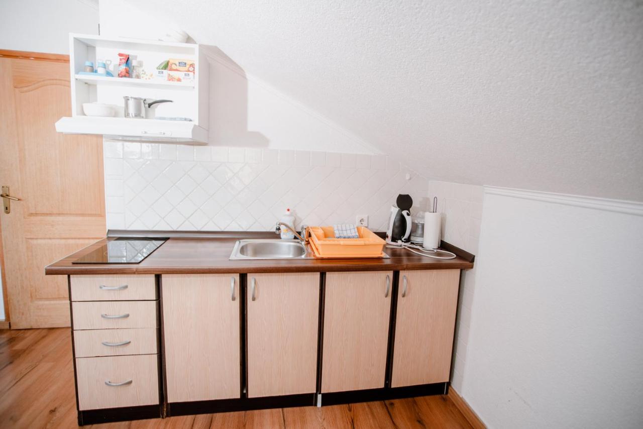 Apartmens Leona Apartamento Karlobag Exterior foto