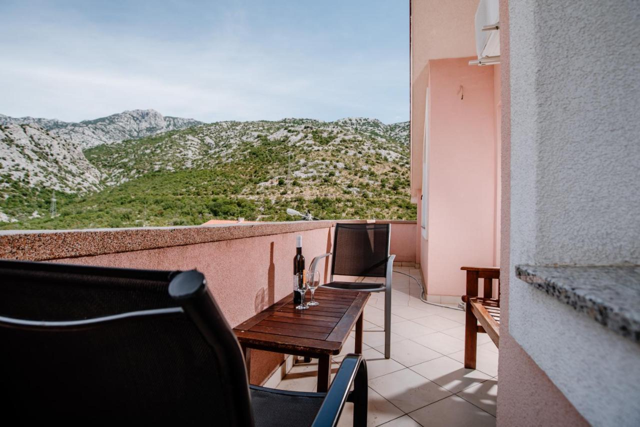 Apartmens Leona Apartamento Karlobag Exterior foto