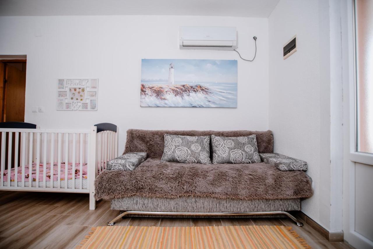Apartmens Leona Apartamento Karlobag Exterior foto